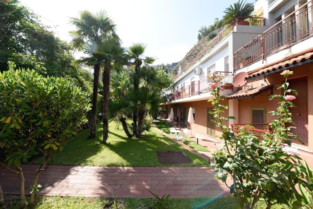 טאורמינה Beach Apartment מראה חיצוני תמונה